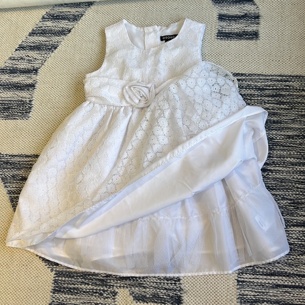 ๐10 items for $10๐ White Lace Dress with Rosettes and Waist Sash GEORGE Size 5 - Picture 9 of 11